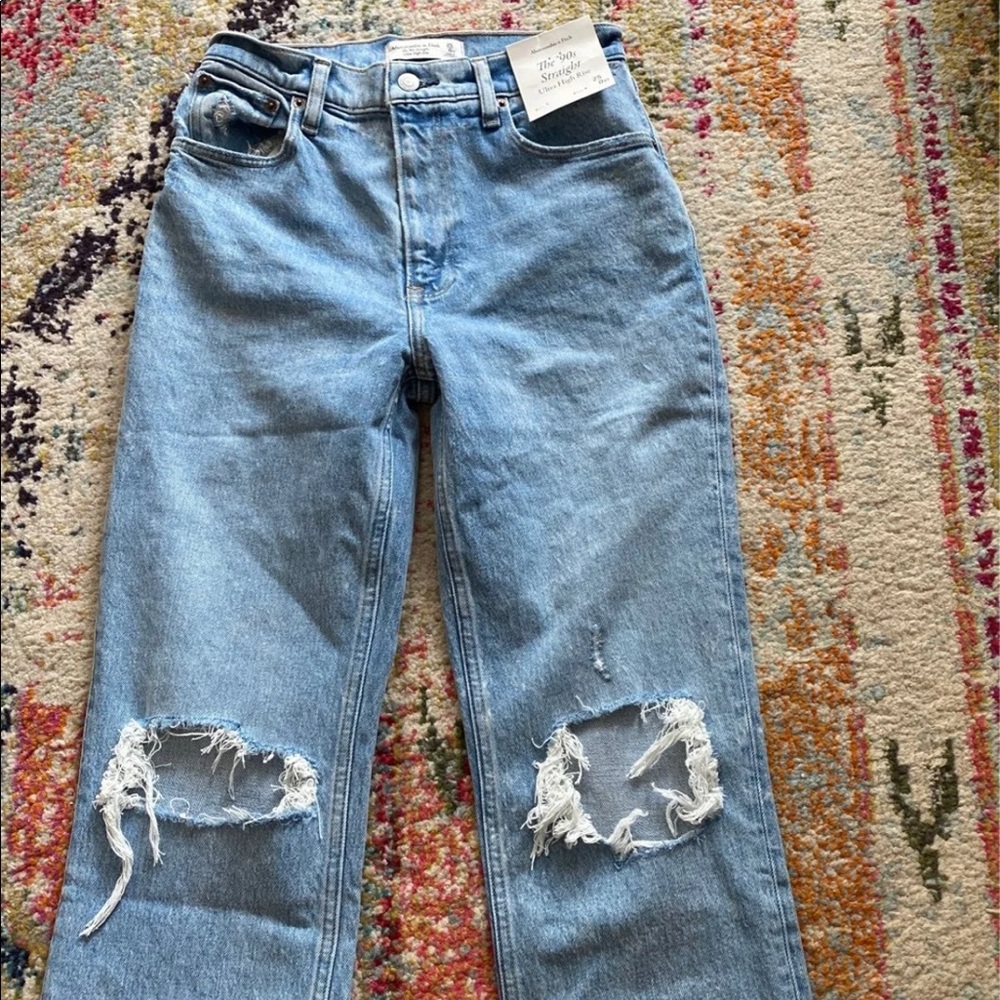 A&F 90’s Ultra High Rise Straight Jean